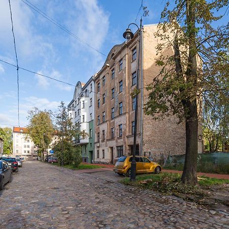 Lienes Iela Gem 1Br Apartment With Fireplace In Historic Unesco Center Riga Dış mekan fotoğraf