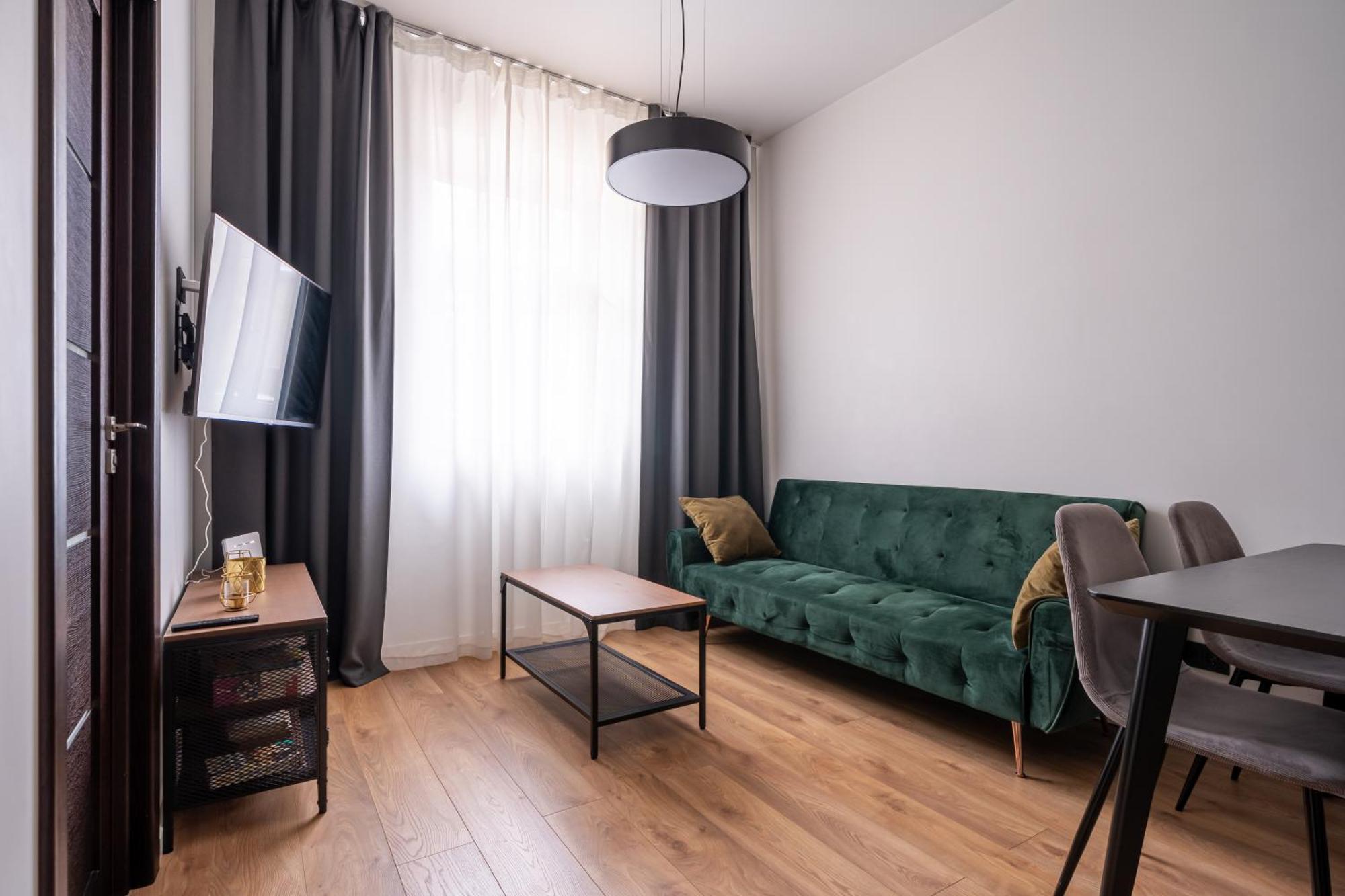 Lienes Iela Gem 1Br Apartment With Fireplace In Historic Unesco Center Riga Dış mekan fotoğraf