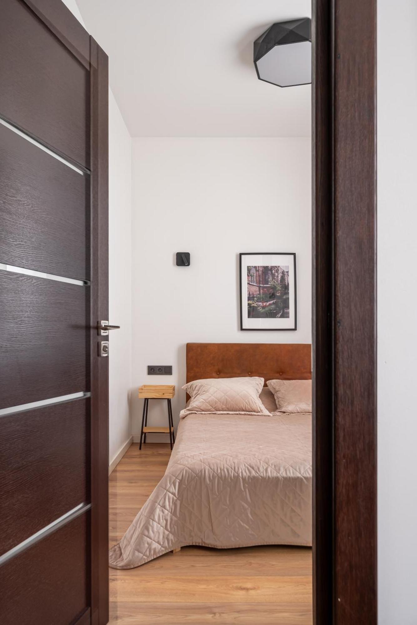 Lienes Iela Gem 1Br Apartment With Fireplace In Historic Unesco Center Riga Dış mekan fotoğraf